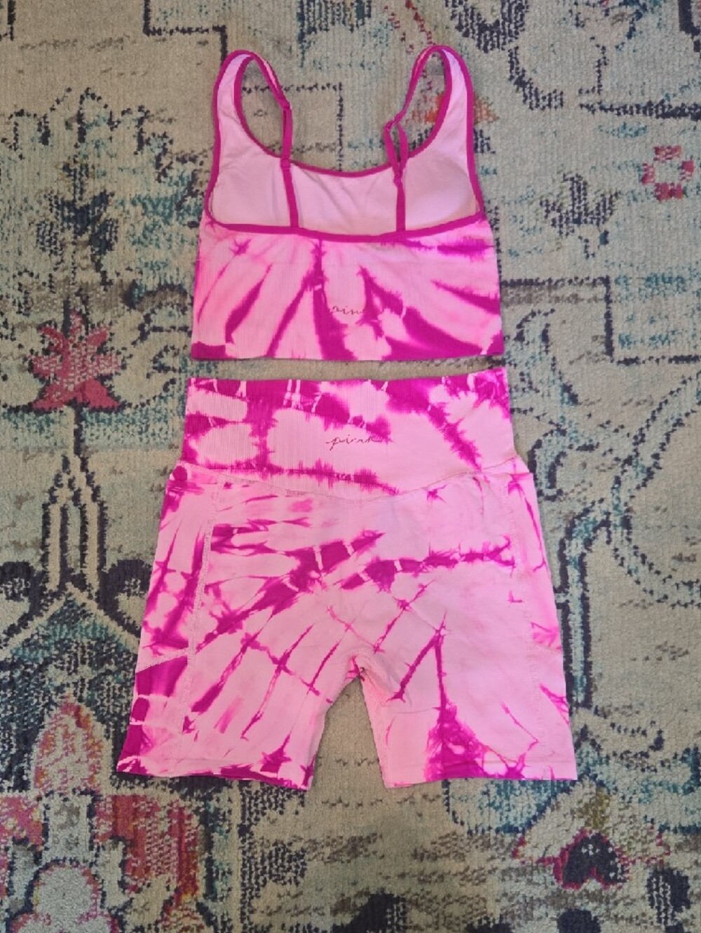 Victoria’s Secret Pink Tie-Dye Sports Bra & High Rise Biker Shorts Set Women’s S - Picture 5 of 5